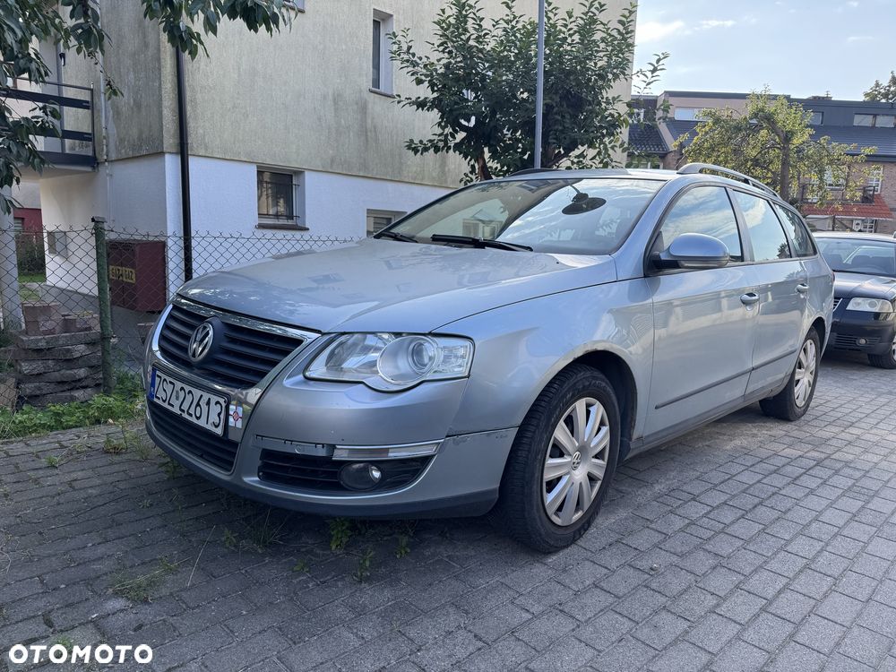 Volkswagen Passat - 1