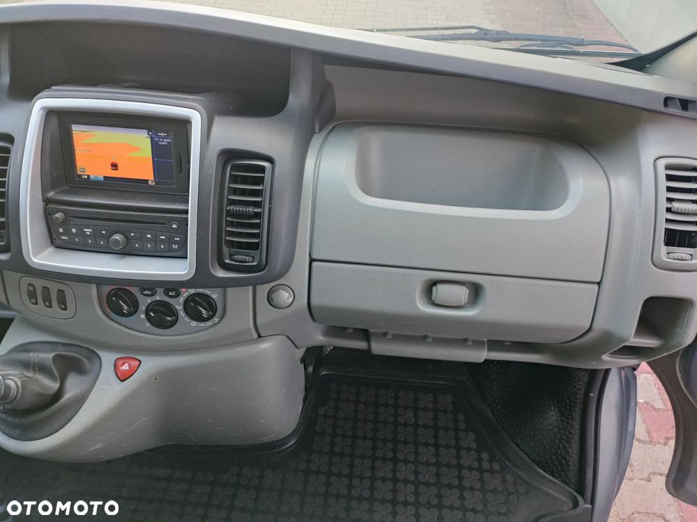 Renault Trafic - 16