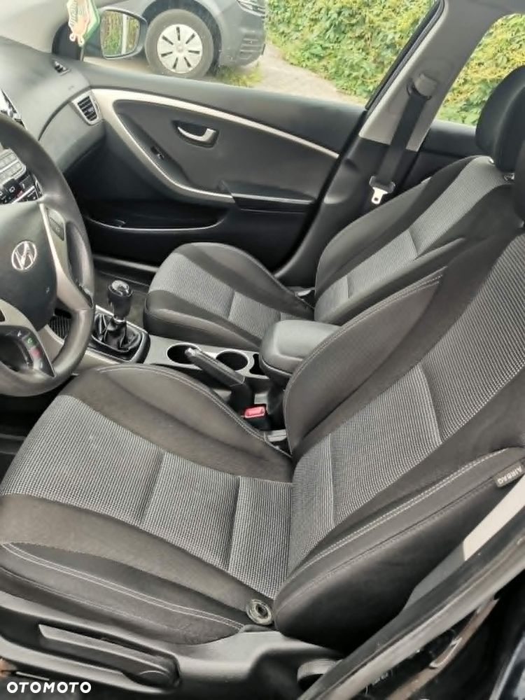 Hyundai i30 1.6 CRDi Classic + - 9