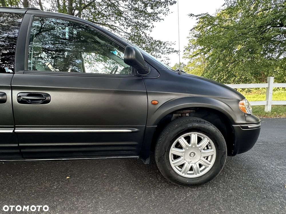 Chrysler Town & Country 3.8 - 11
