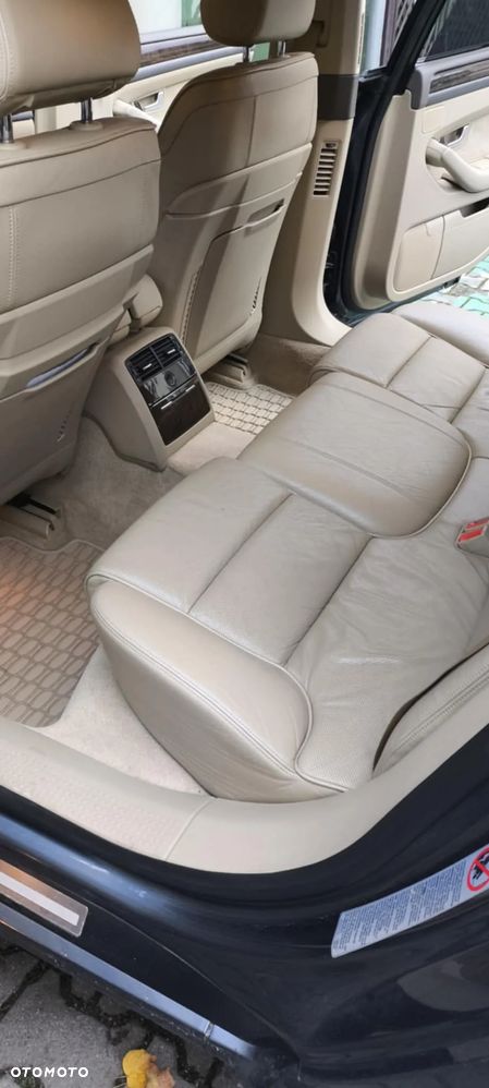 Audi A8 4.2 Quattro - 17