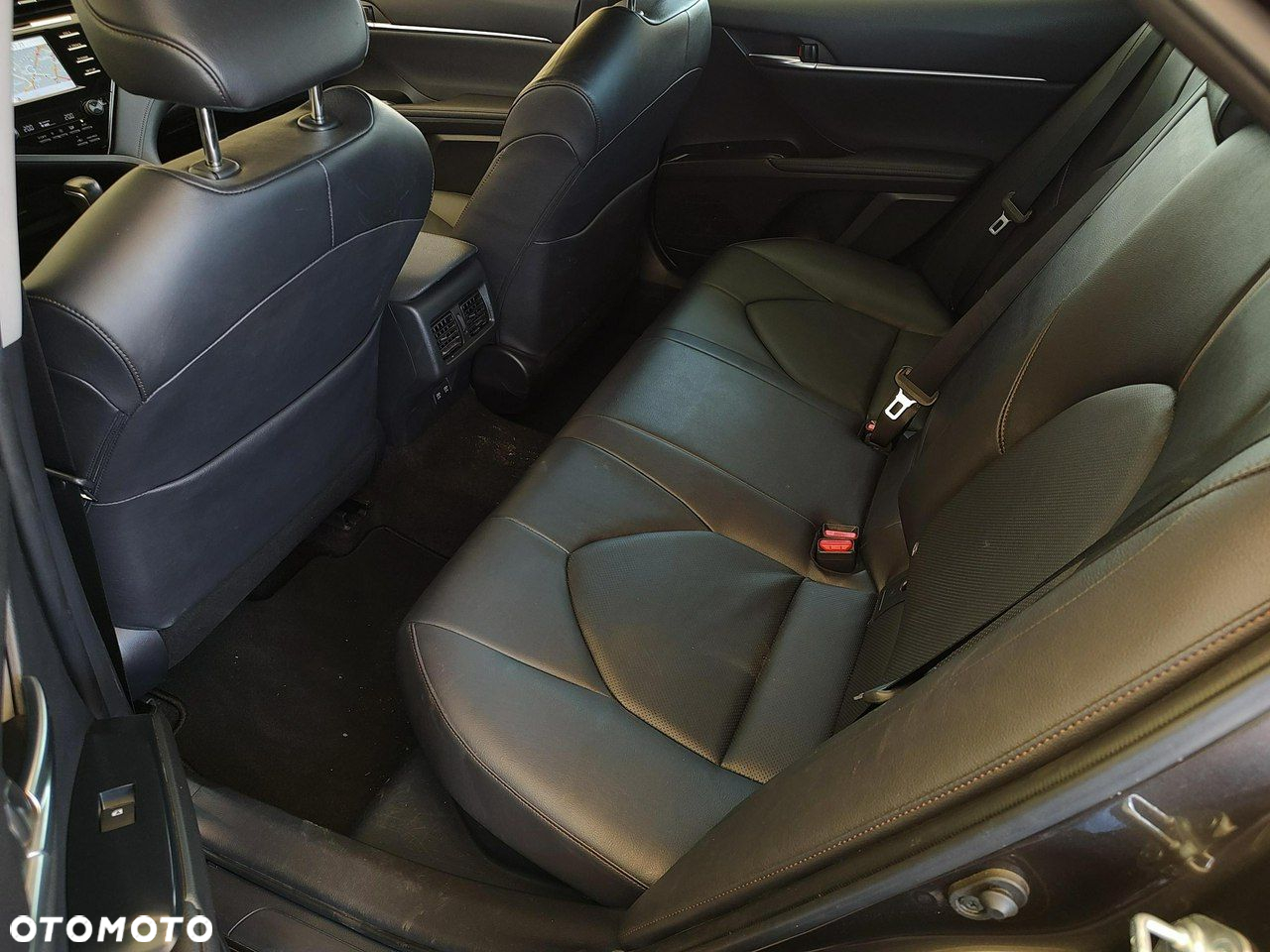 Toyota Camry - 18