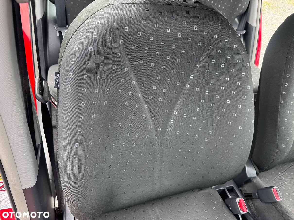 Toyota Yaris - 23