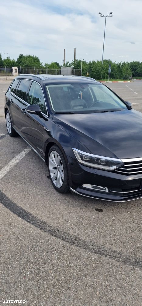 Volkswagen Passat - 1