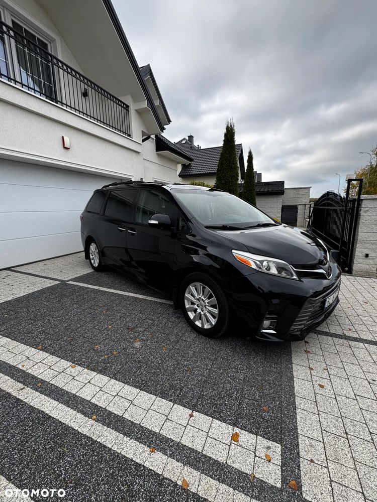 Toyota Sienna - 6