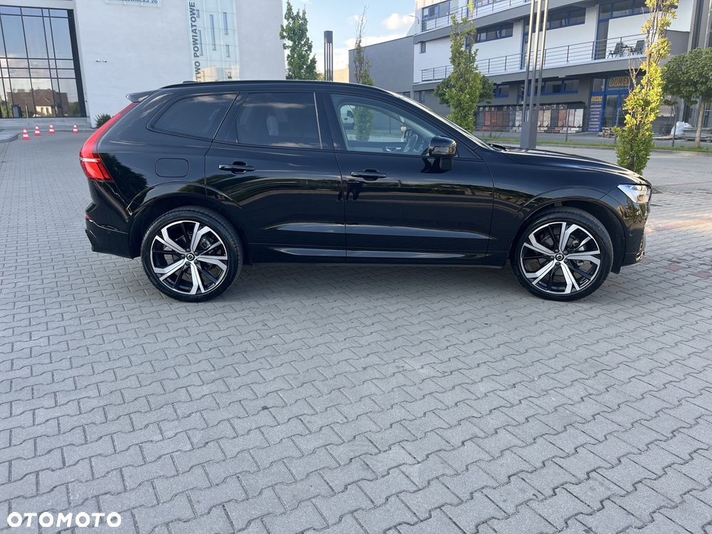Volvo XC 60 B5 B AWD Ultimate Dark - 4