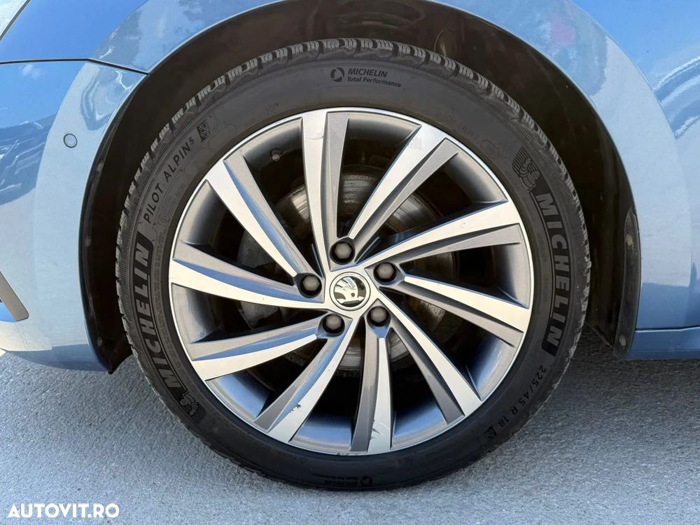 Skoda Octavia 2.0 TDI DSG 4X4 Style - 12