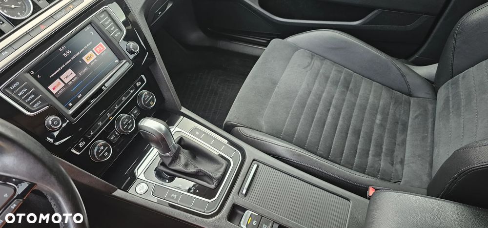 Volkswagen Passat Variant 2.0 TDI DSG (BlueMotion Technology) Highline - 22