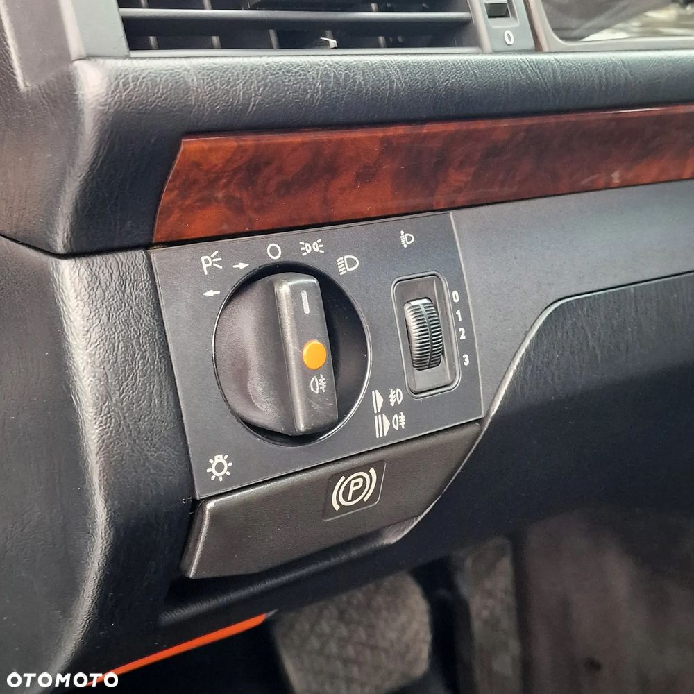 Mercedes-Benz W124 (1984-1993) - 13