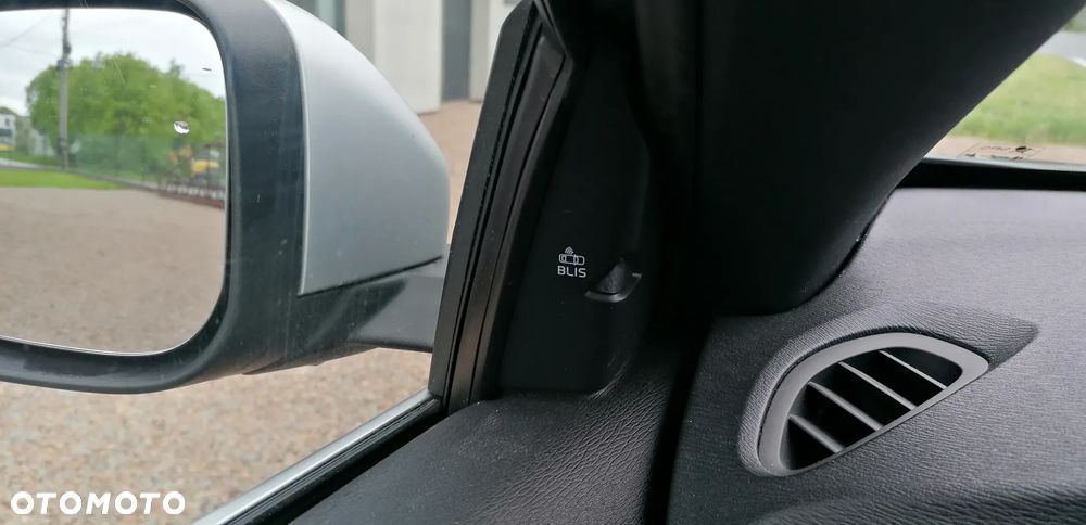 Volvo V40 T3 Drive-E R-Design Momentum - 23