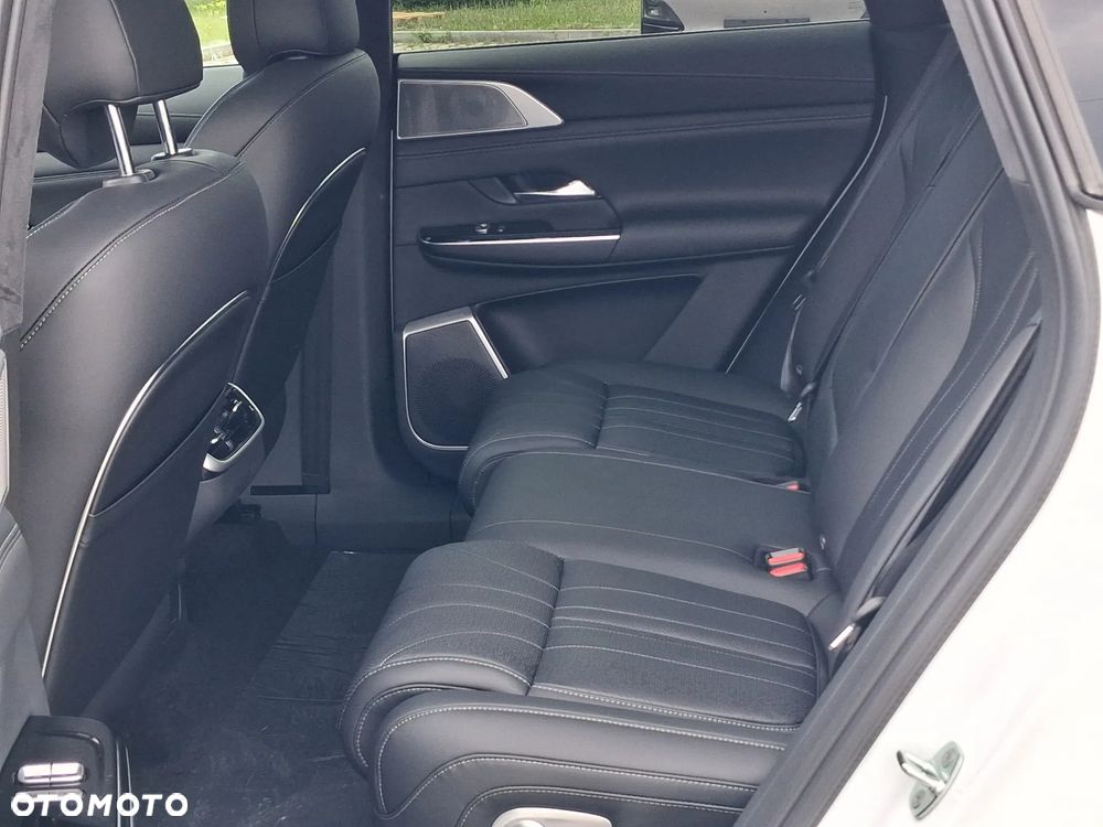 XPeng G9 94.6 kWh AWD Performance - 12