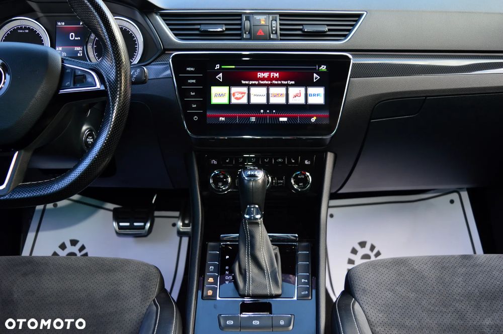 Skoda Superb 2.0 TDI 4x4 Sportline DSG - 19
