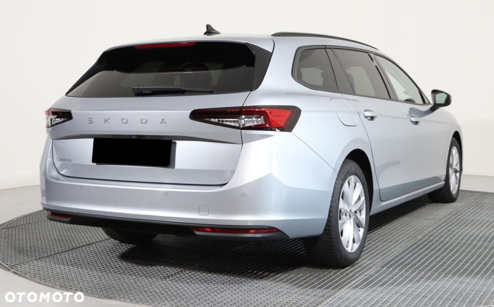 Skoda Superb 2.0 TDI SCR Drive DSG - 7
