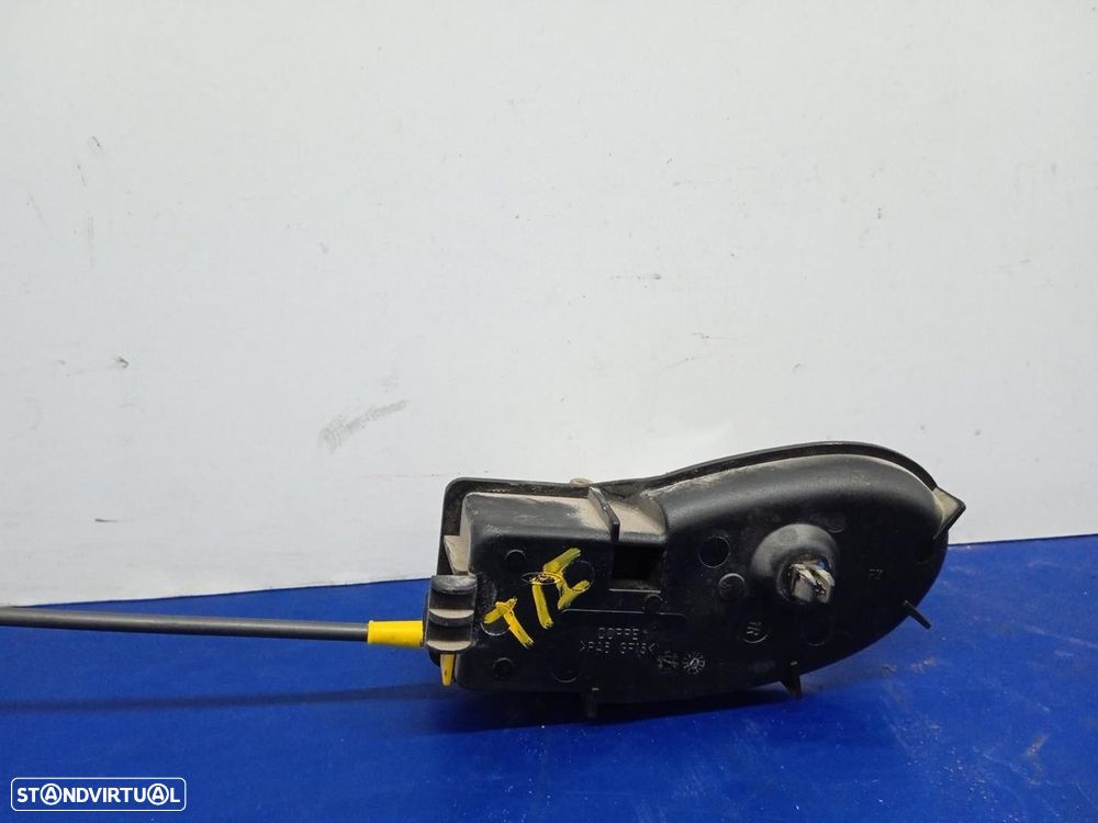 MANIPULO INTERIOR TRASEIRO ESQUERDO FORD FOCUS SEDAN 2000 -XS41A22600AK - 2