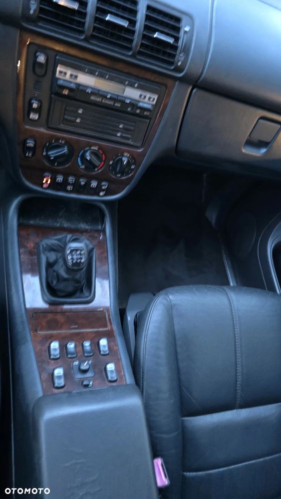 Mitsubishi Pajero - 32