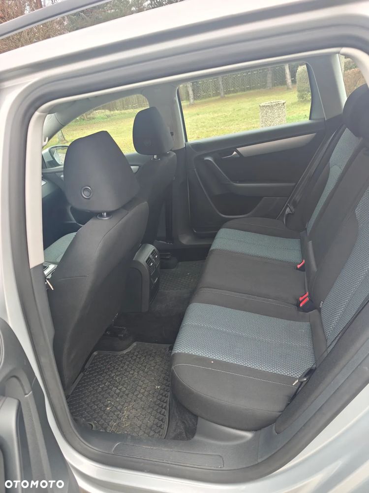 Volkswagen Passat 1.6 TDI BlueMotion Technology Trendline - 11