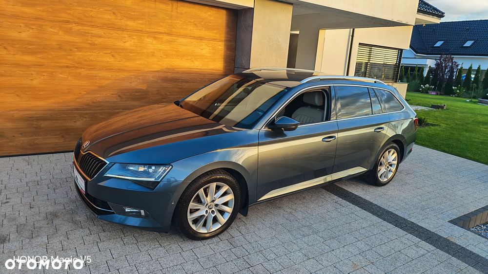 Skoda Superb 2.0 TDI DSG Premium Edition - 33