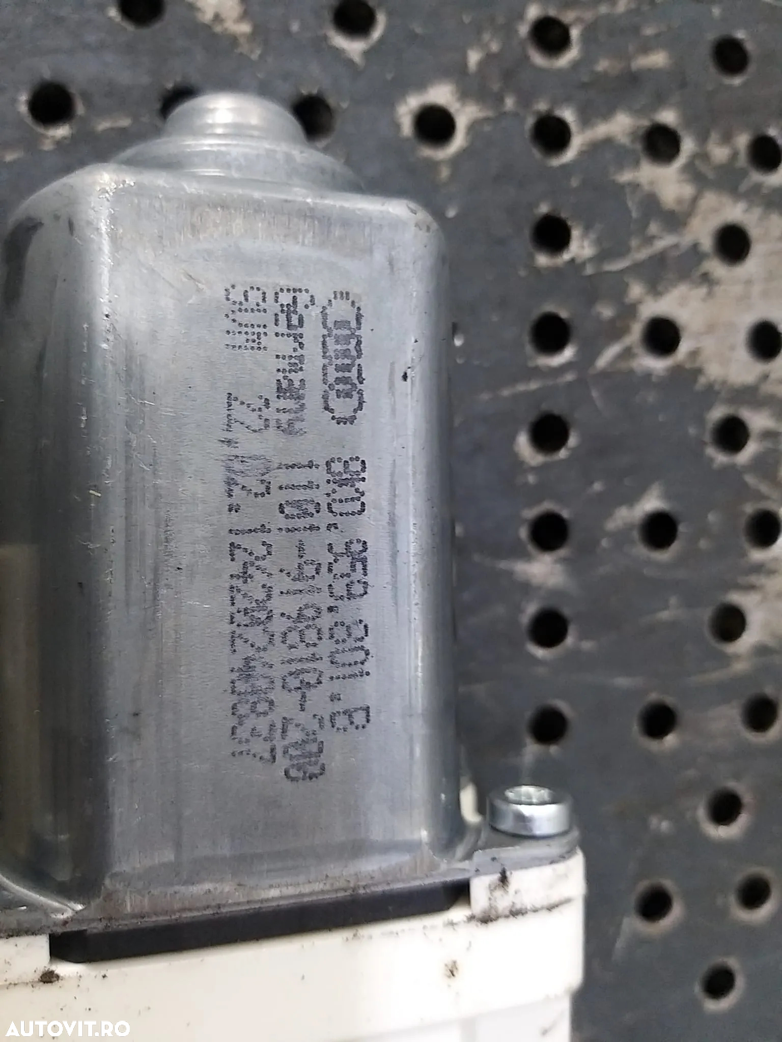 Motoras macara stanga fata audi q5 8r 8k0959801b - 3