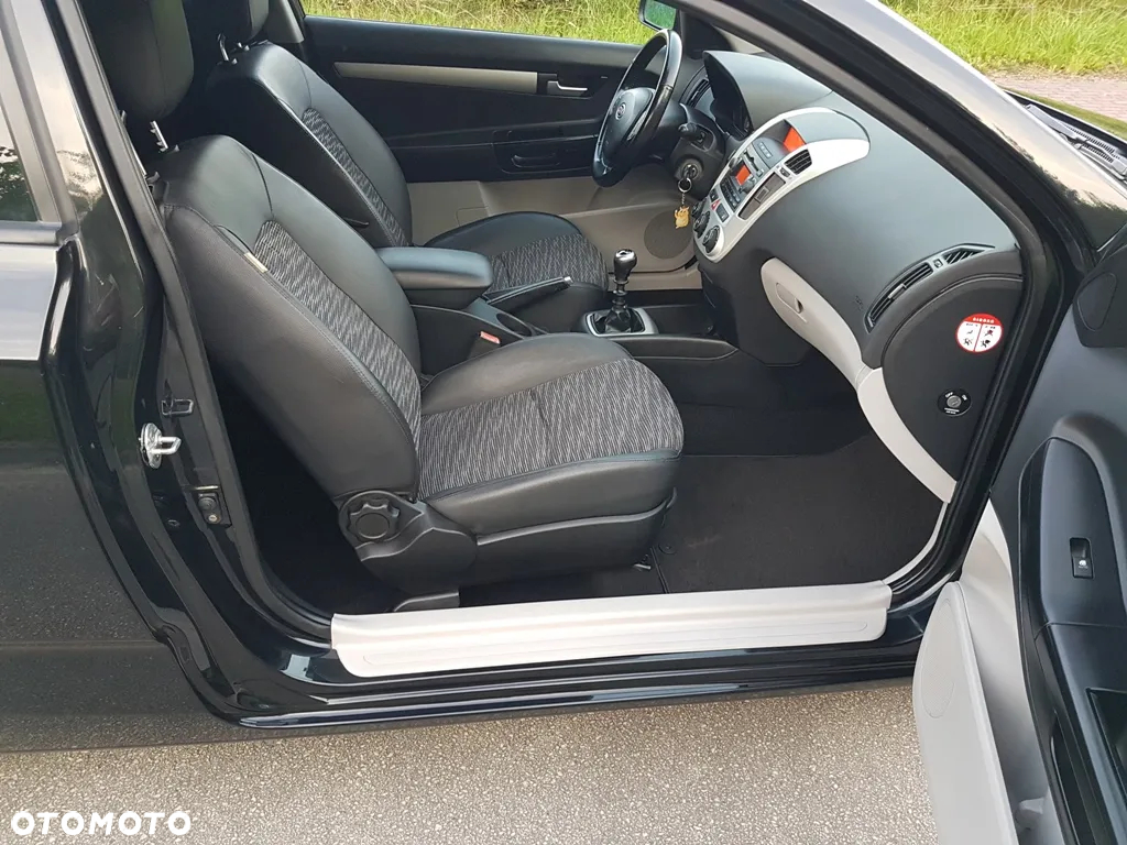 Kia ProCeed Pro_cee'd 2.0 Optimum + - 31
