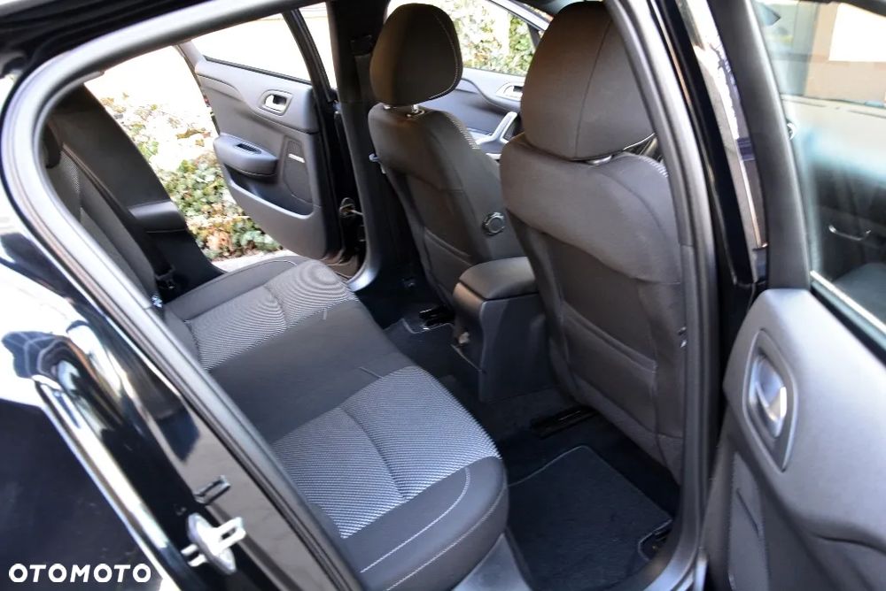 Citroën DS4 BlueHDi 120 S&S Chic - 25