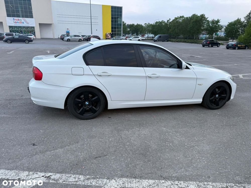 BMW Seria 3 318d - 4