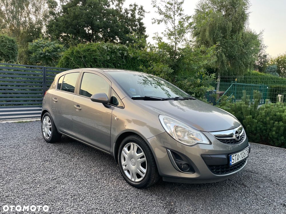 Opel Corsa 1.4 16V Cosmo - 2