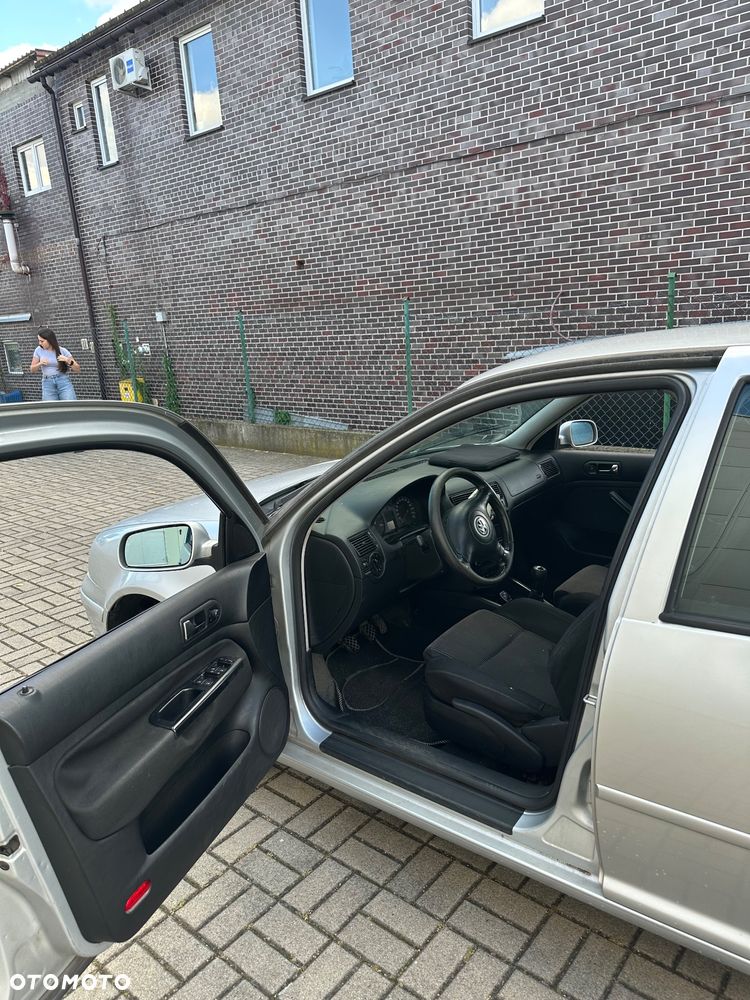 Volkswagen Golf 1.9 TDI - 12