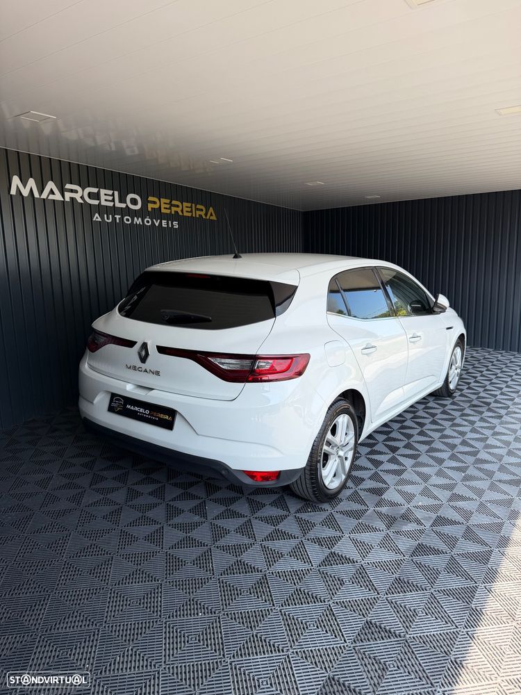 Renault Mégane dCi 95 FAP Paris Business - 11