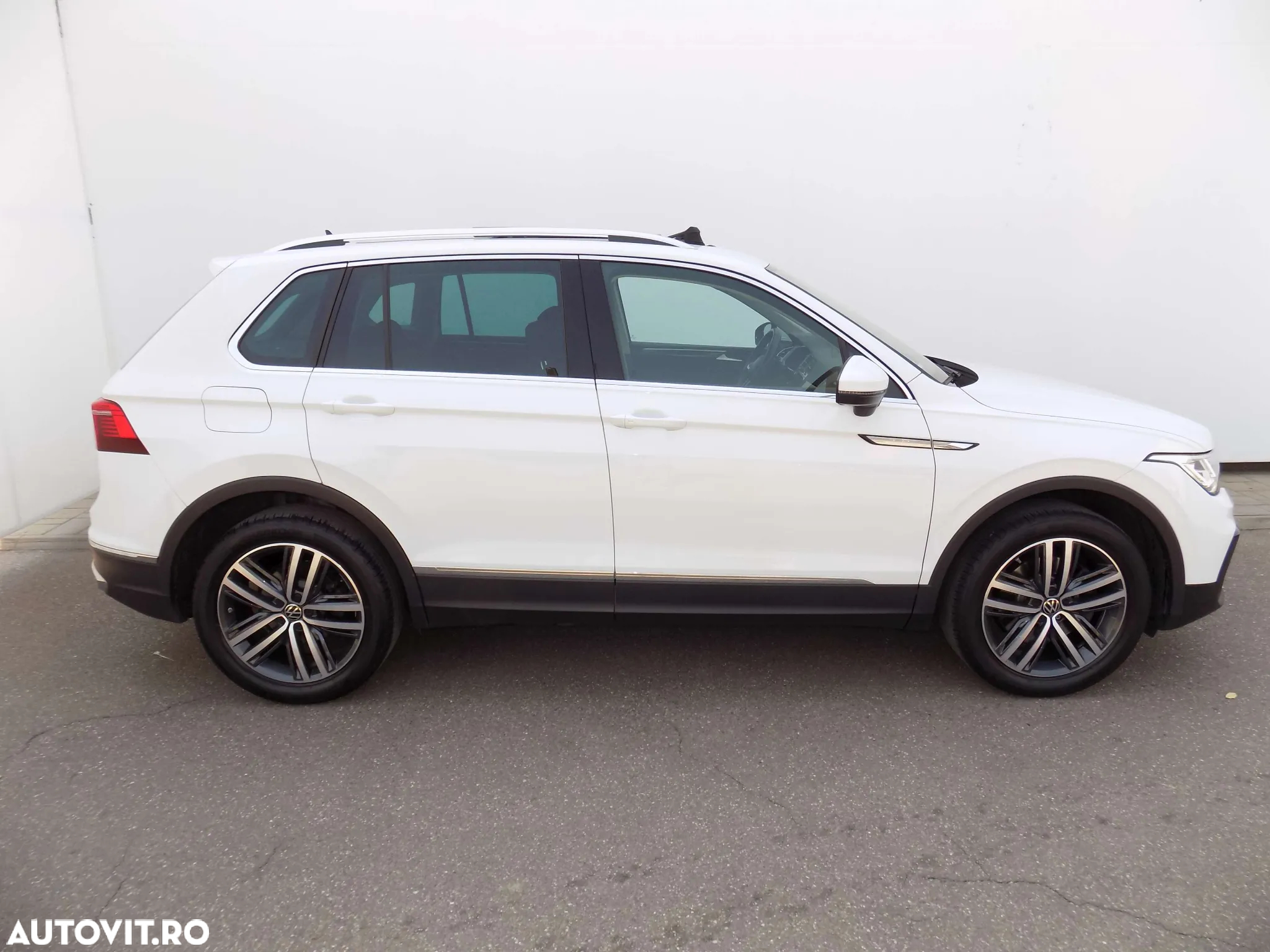 Volkswagen Tiguan 2.0 TDI SCR 4MOTION DSG Elegance - 7