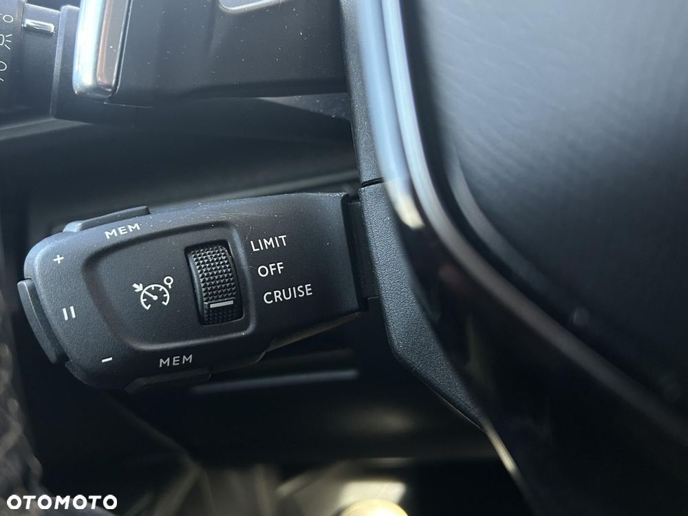 Peugeot 3008 1.5 BlueHDi Allure Pack S&S EAT8 - 26