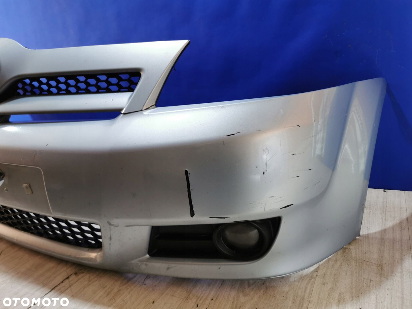 Toyota Corolla Verso zderzak grill przód przedni 04/07 8S1 - 3