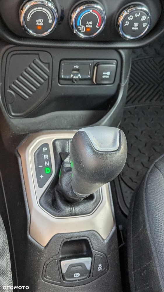 Jeep Renegade - 17