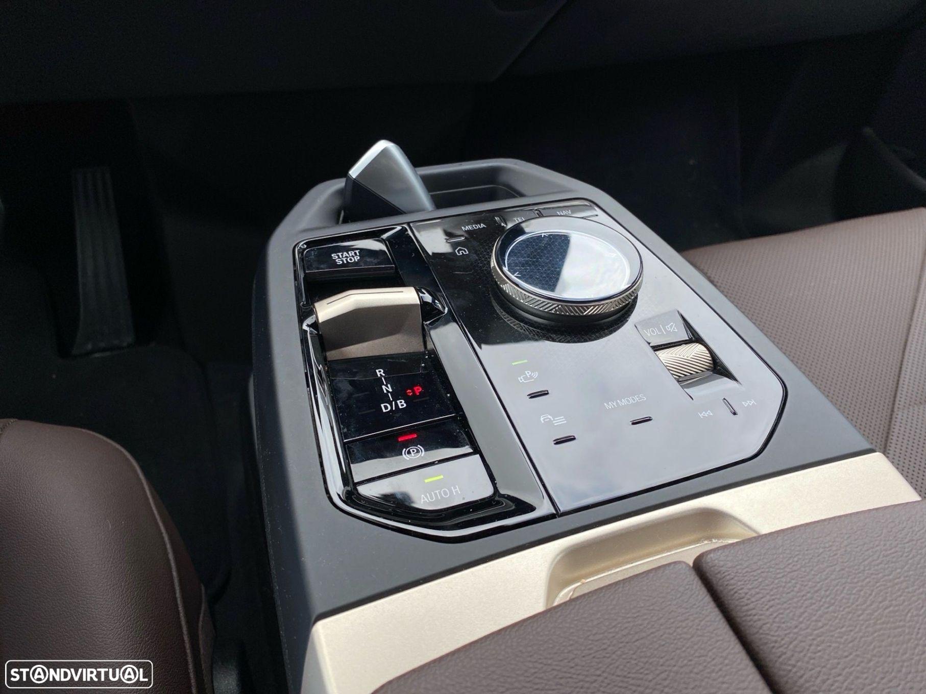 BMW iX xDrive 40 Pack Desportivo - 13