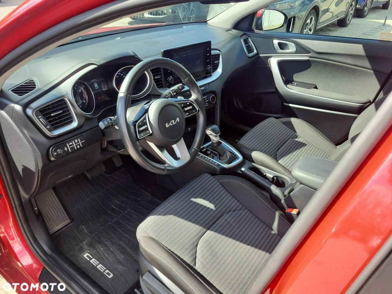 Kia Ceed - 9