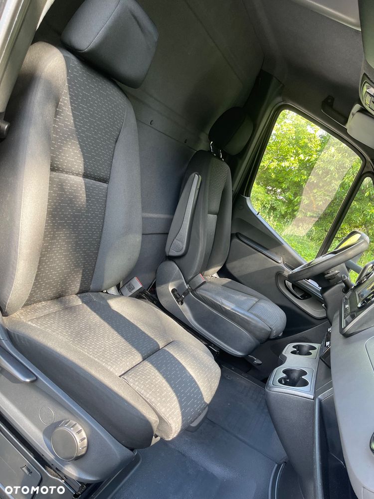 Mercedes-Benz Sprinter - 15