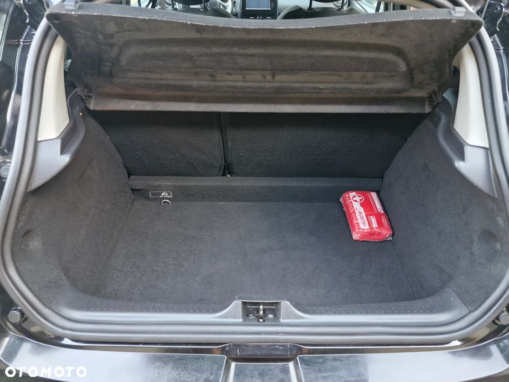 Renault Clio 1.2 16V 75 LIMITED - 21