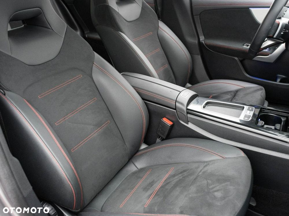 Mercedes-Benz CLA 200 mHEV AMG Line 7G-DCT - 28