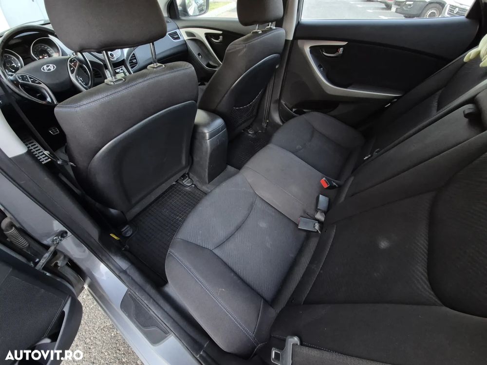 Hyundai Elantra 1.6 MPi - 8