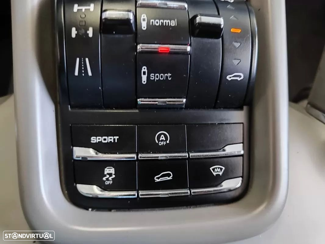 Porsche Cayenne II Platinum Edition - 45