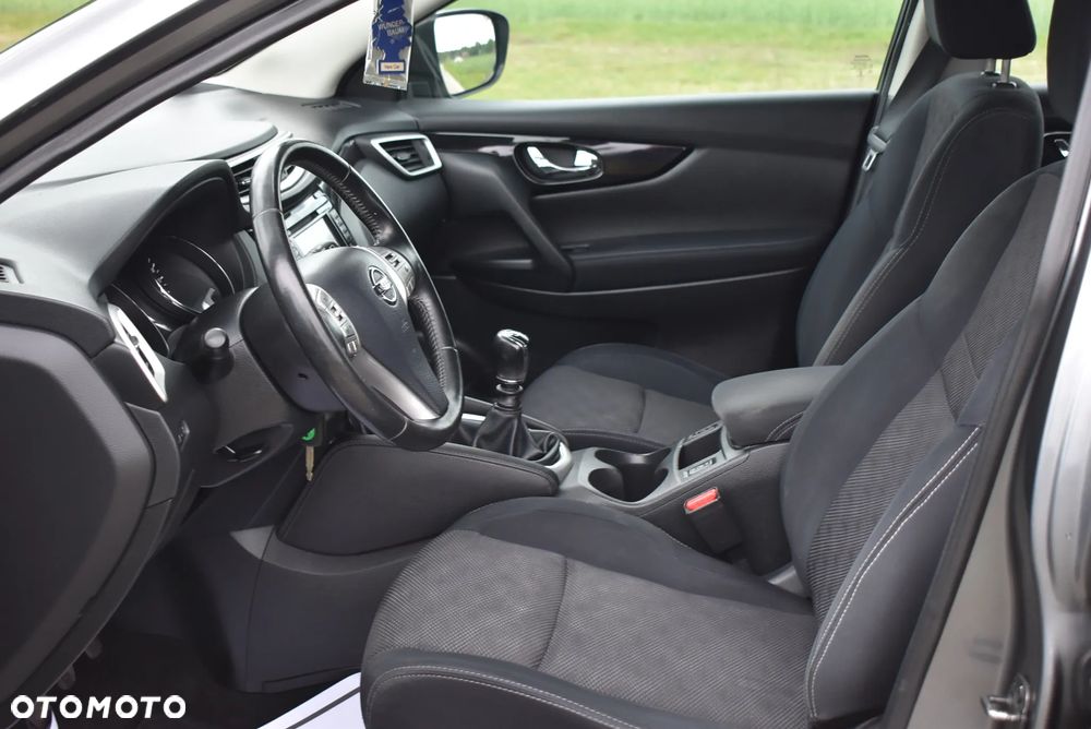 Nissan Qashqai 1.2 DIG-T N-Vision - 25