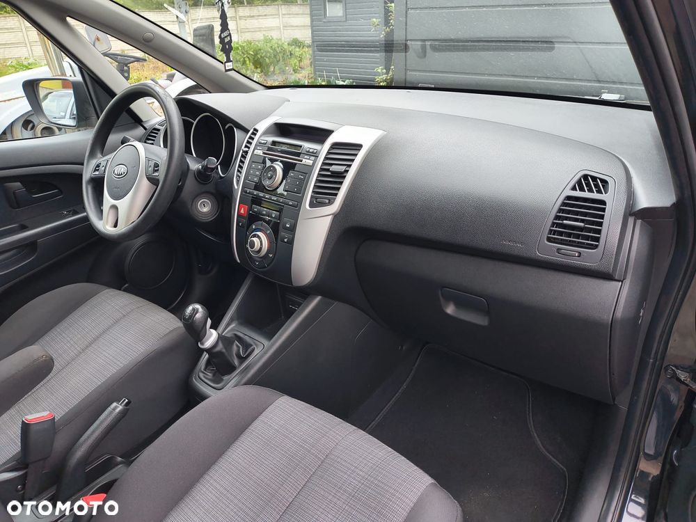 Kia Venga - 12