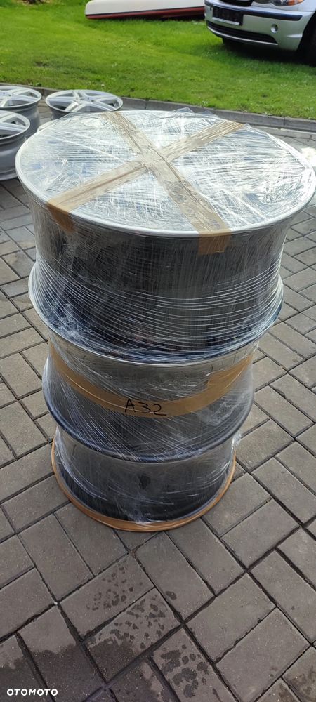 FELGI ALUMINIOWE STOPNIOWANE AMG 2x8Jx19 CALI ET25 2x10.5J x19 CALI ET57 fi 66.6 MERCEDES C E CLA CLK CLS GLK GLS VITO V KLASA KOMPLET 4 SZTUKI - 18