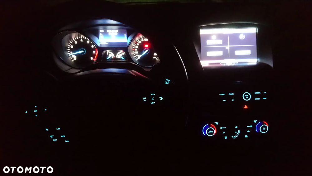Ford Focus 1.5 EcoBoost Titanium ASS - 12