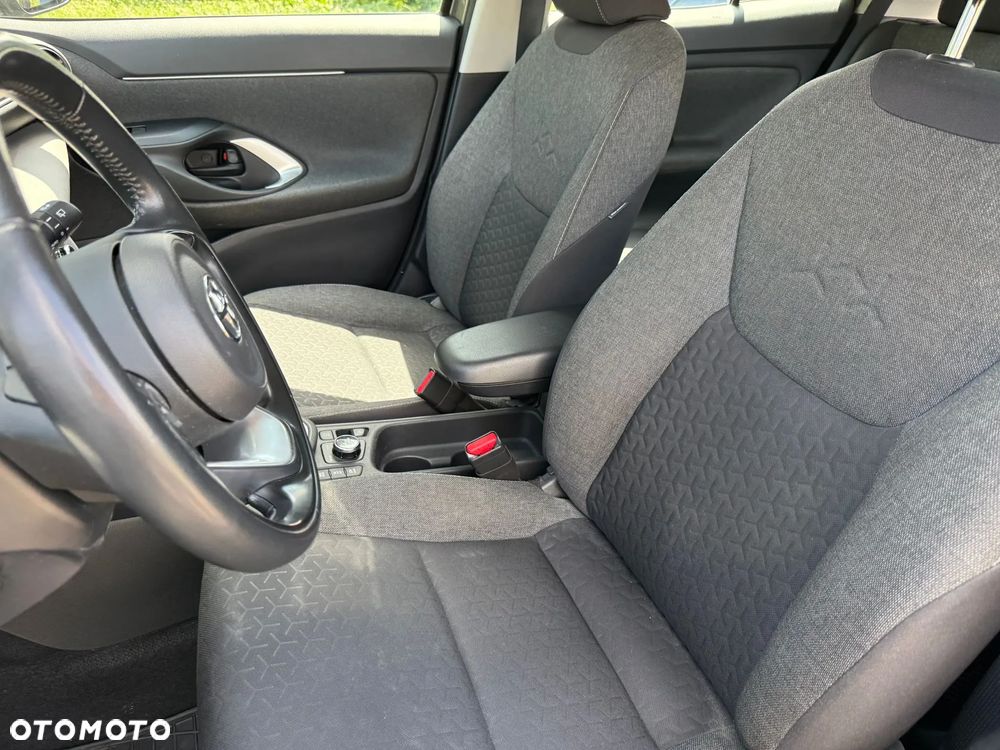 Toyota Yaris Cross - 18