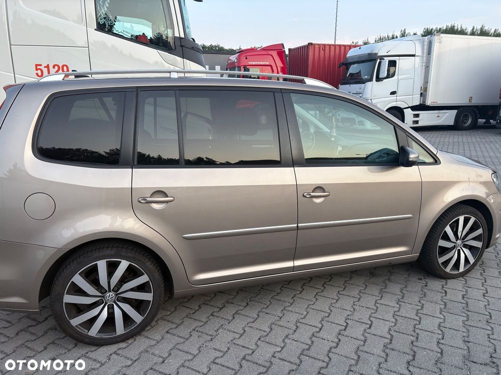 Volkswagen Touran 2.0 TDI DPF DSG Highline - 2