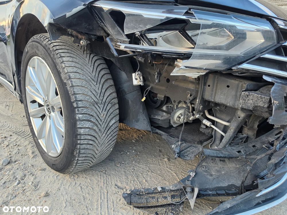 Volkswagen Passat 2.0 TDI SCR Highline DSG - 16