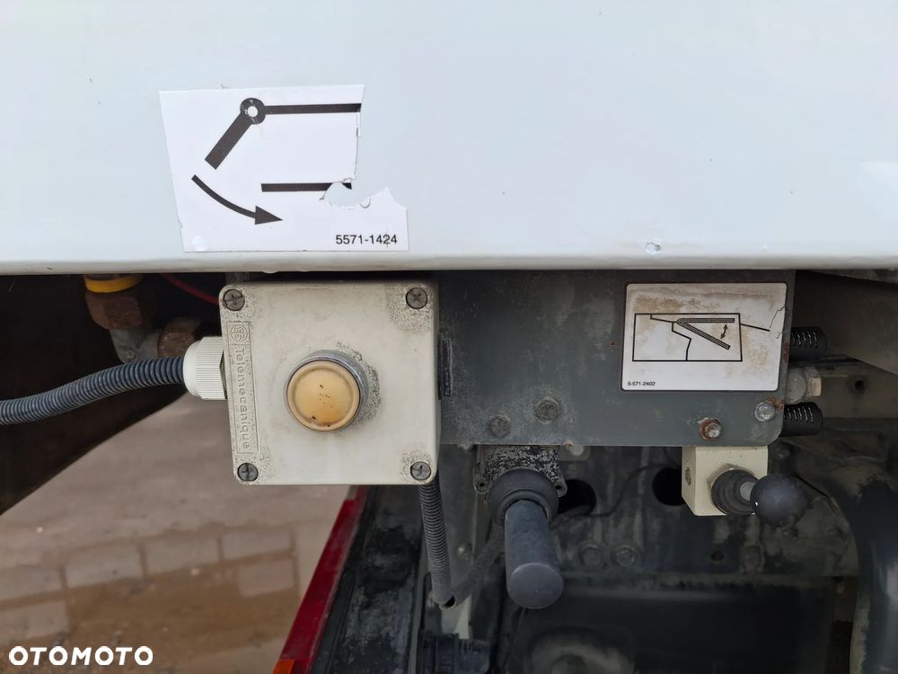 Mercedes-Benz Atego 1524 Zamiatarka BUCHER CityFant 60 2 Silniki Tylna Oś Na Poduszkach Rura Do Liści / Studzienek Zamiatarka Uliczna Sprzątanie Zamiatanie - 30