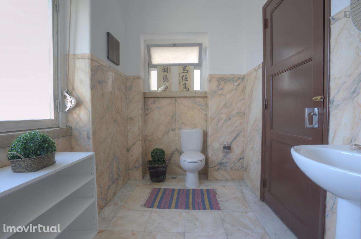 Quarto - localizado em Alcântara Lisbon - Grande imagem: 2/49