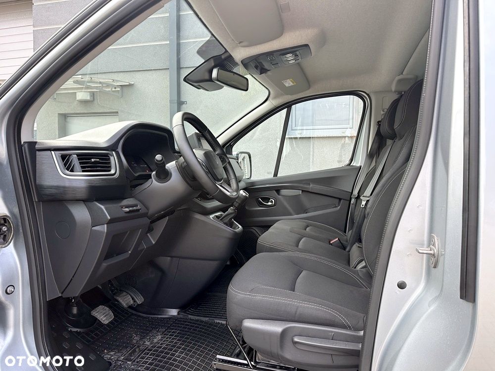 Renault Trafic - 25