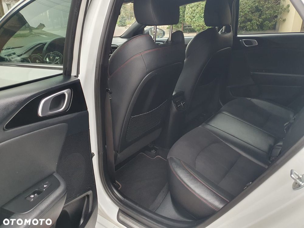 Kia ProCeed 1.6 T-GDI GT - 25